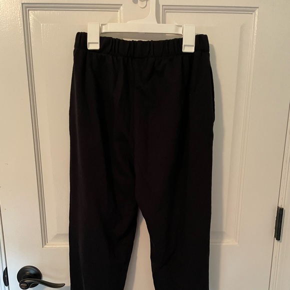 Black sweatpants cuffed at the bottom - Picture 3 of 5